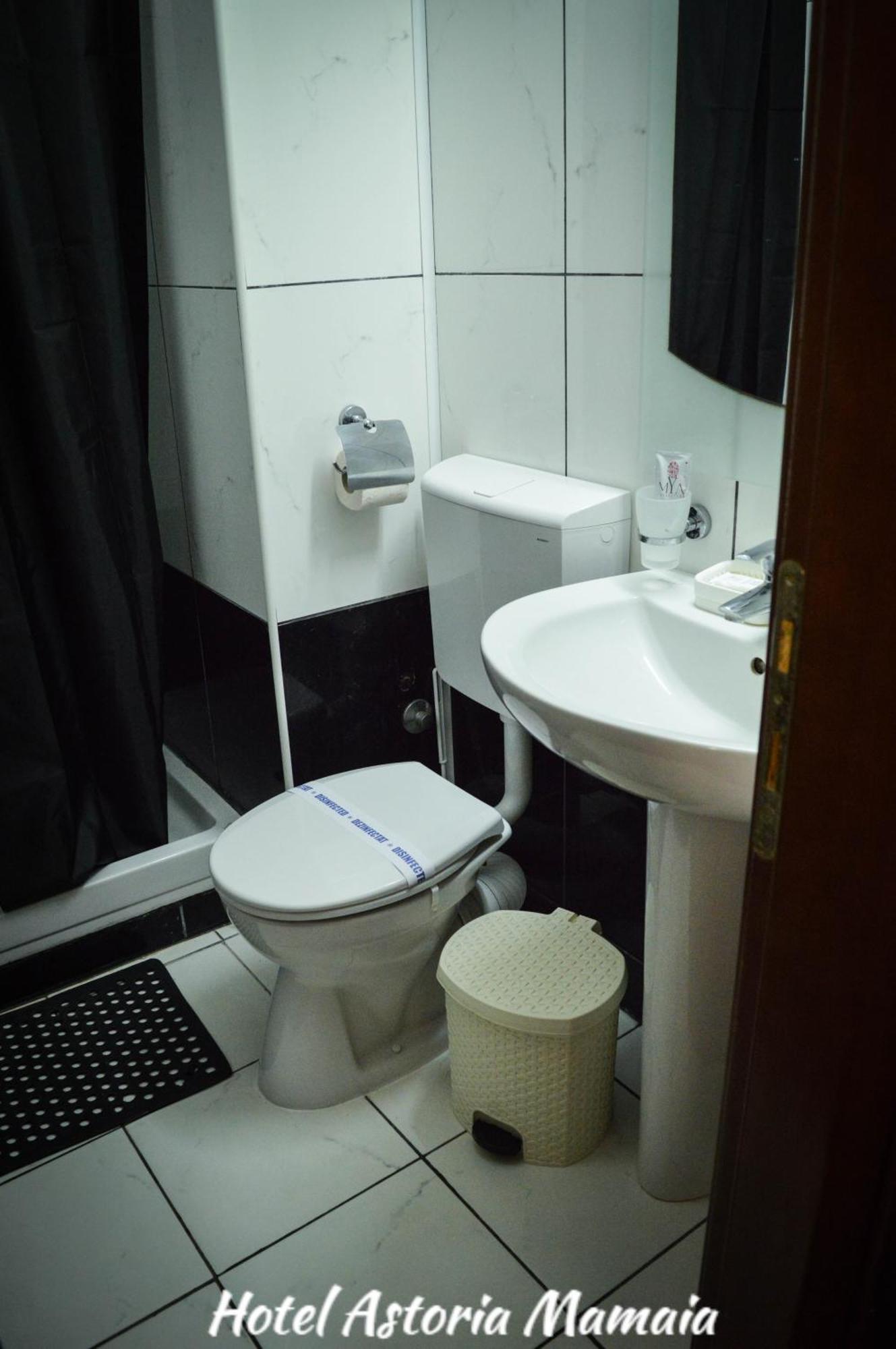 Hotel Astoria Мамая Екстериор снимка